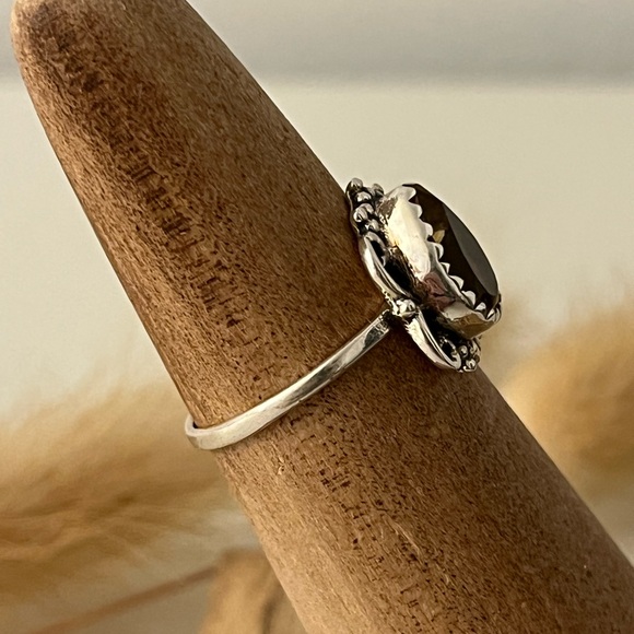 New Dainty 925 Solid Sterling Silver Citrine Gemstone Ring Multiple Sizes - Picture 2 of 9